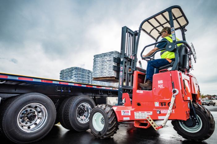 noticias maquinaria Hiab carretillas MOFFETT M8 55 NX