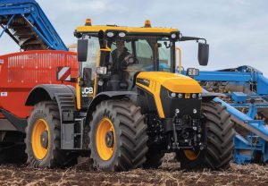 noticias maquinaria JCB tractores Fastrac