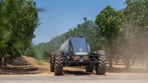noticias maquinaria John Deere Joint Venture con GUSS Automation