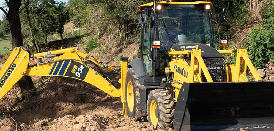 noticias maquinaria Komatsu Europe actualización de retroexcavadoras