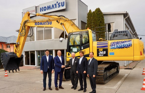 noticias maquinaria Komatsu Europe adquiere Marcom por Kuhn Holding