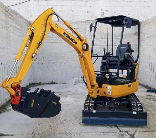 noticias maquinaria miniexcavadora Komatsu PC16R-3