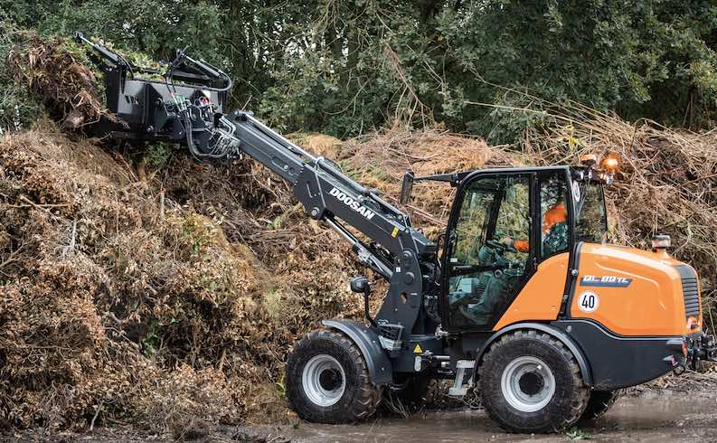 noticias maquinaria Doosan cargadoras compactas de ruedas