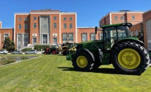 noticias maquinaria Exhibición de maquinaria agrícola en la ETSIAAB