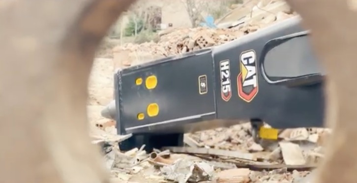 noticias maquinaria Finanzauto Martillo hidráulico Cat® H215S