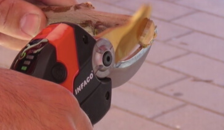 noticias maquinaria Agriman tijera Electrocoup F3020 de Infaco