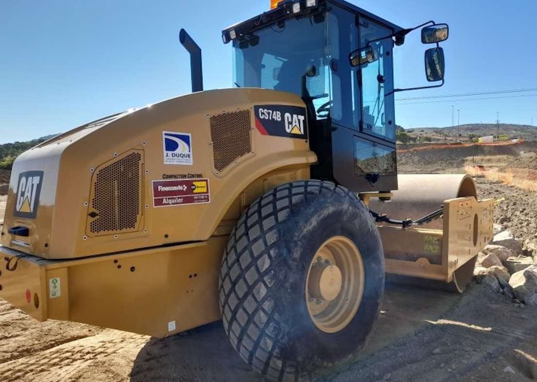 noticias maquinaria Finanzauto compactador Caterpillar Inc. CS74B