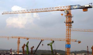 noticias maquinaria Manitowoc gruas potain proyecto BRI