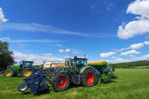 noticia maquinaria Yokohama Off-Highway Tires con TAMA y Topcon