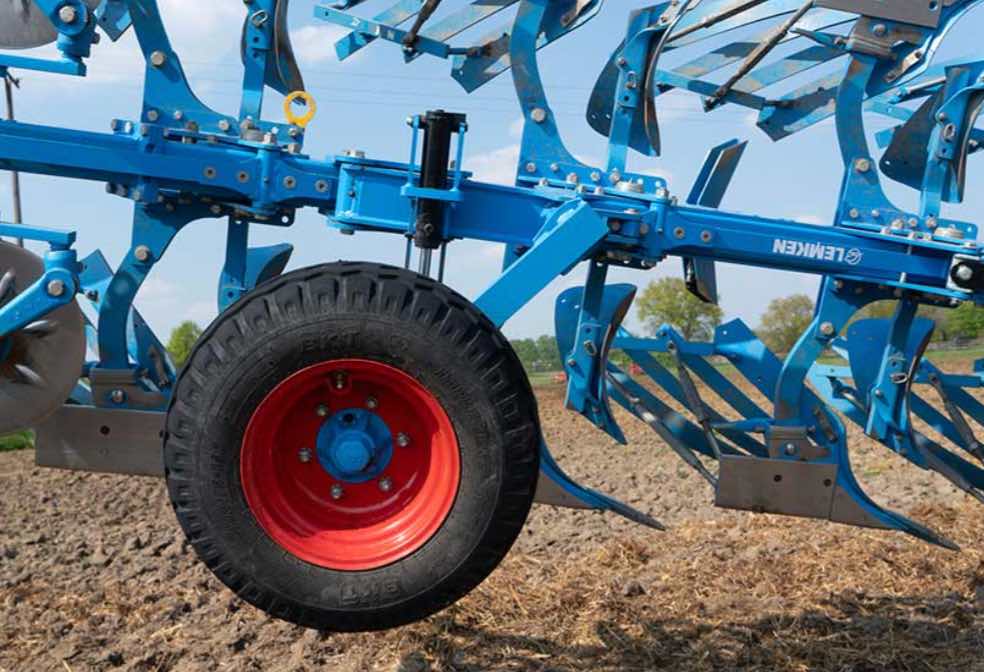 noticias maquinaria Juwel 6 arados LEMKEN