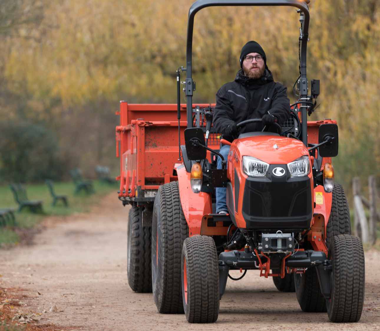 noticias maquinaria Kubota tractor eléctrico compacto LXe-261