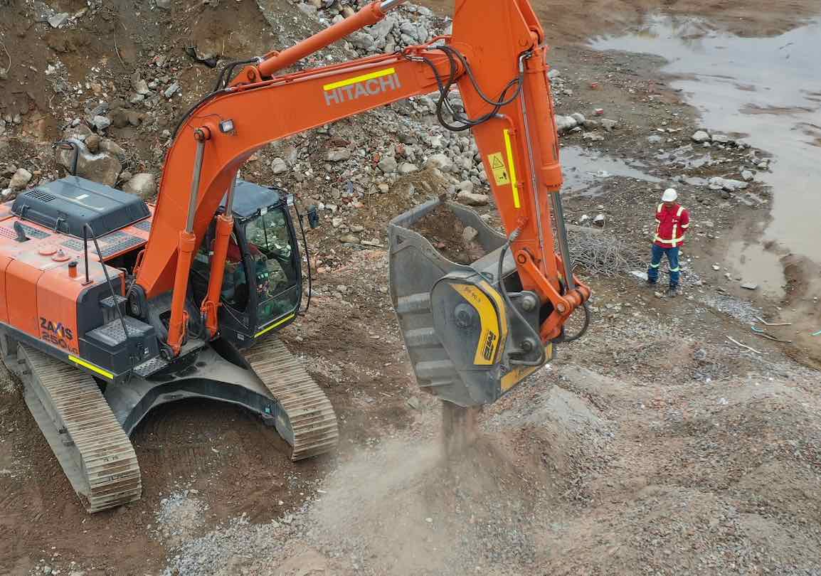 noticias maquinaria cucharas cribadoras MB Crusher