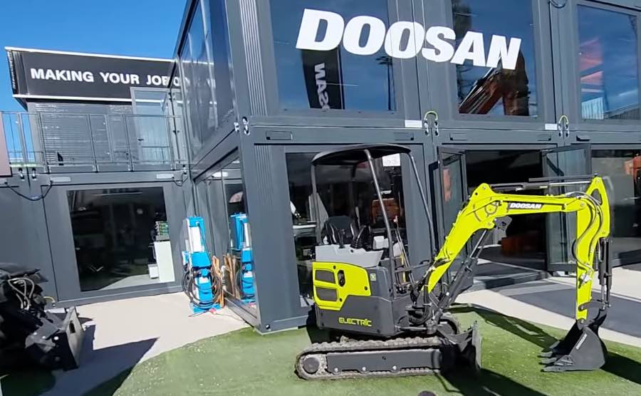 noticias maquinaria Doosan miniexcavadora eléctrica DX20ZE en Bauma