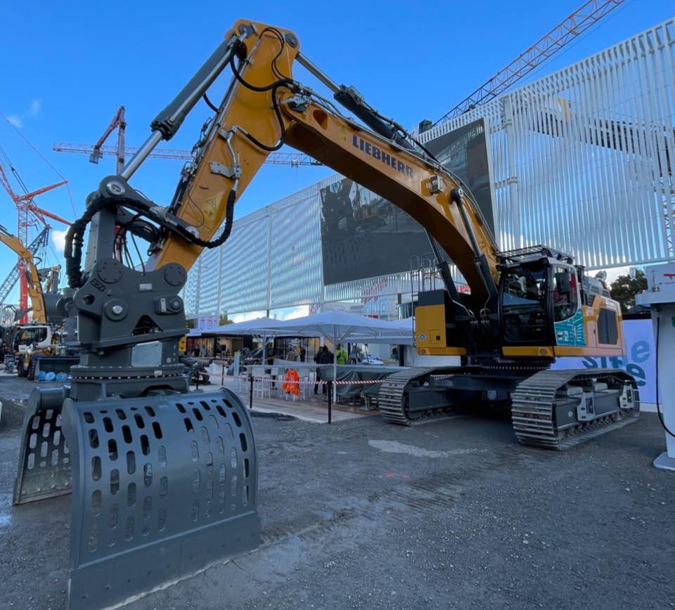 noticias maquinaria Liebherr presenta la R 9XX H2