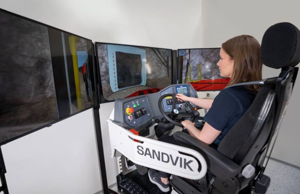 noticias maquinaria Sandvik presenta Digital Trainer_ simulador TH para camiones