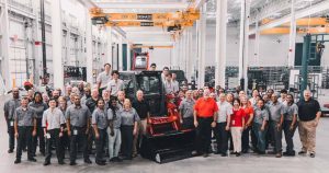 noticias maquinaria cargadoras compactas con orugas Takeuchi