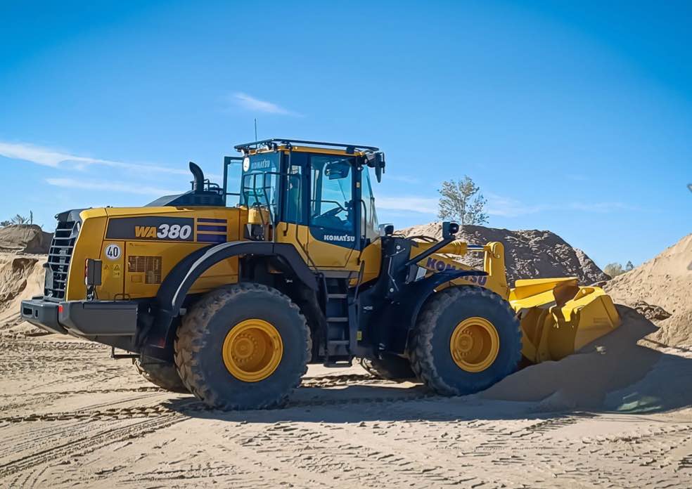 noticias maquinaria Komatsu WA380-8E0