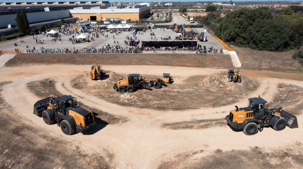 noticias maquinaria La planta de Case CE en Lecce celebra 50 años