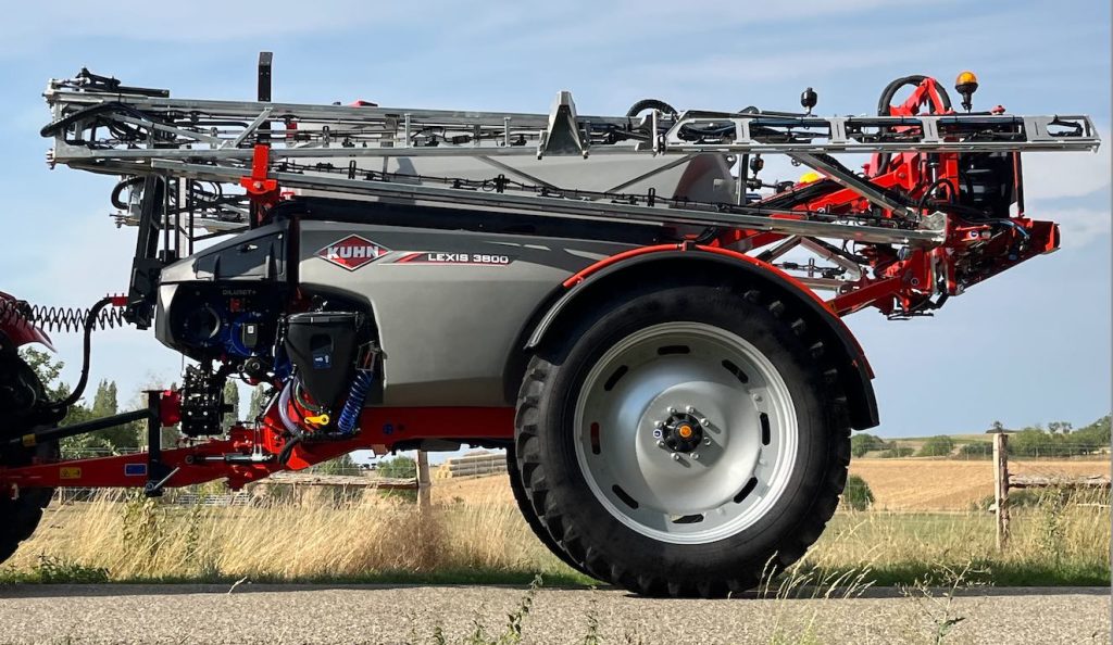 noticias maquinaria Nuevo pulverizador arrastrado LEXIS 3800 de Kuhn en SIMA