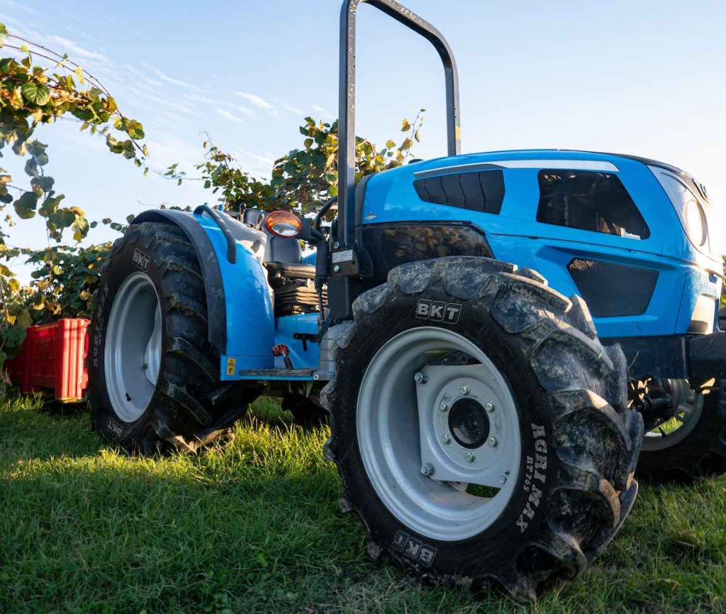 noticias maquinaria neumáticos AGRIMAX RT 765 de BKT