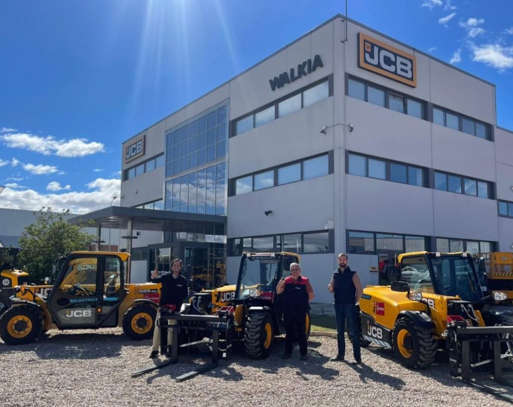 noticias maquinaria ACCIONA y WALKIA acuerdo JCB