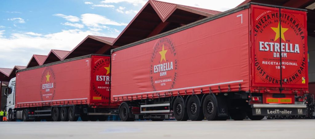 noticias maquinaria Alfil Logistics duotráiler para Damm