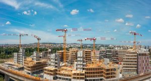 noticias maquinaria Diez grúas torre de Liebherr en Arboretum