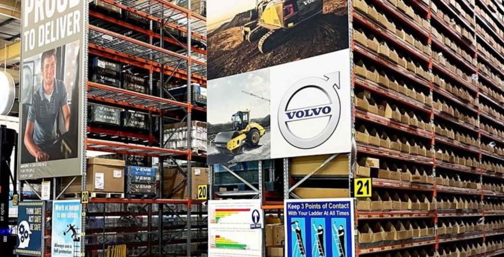 noticias maquinaria Volvo CE reduce plazos de entrega de recambios en Oriente Medio