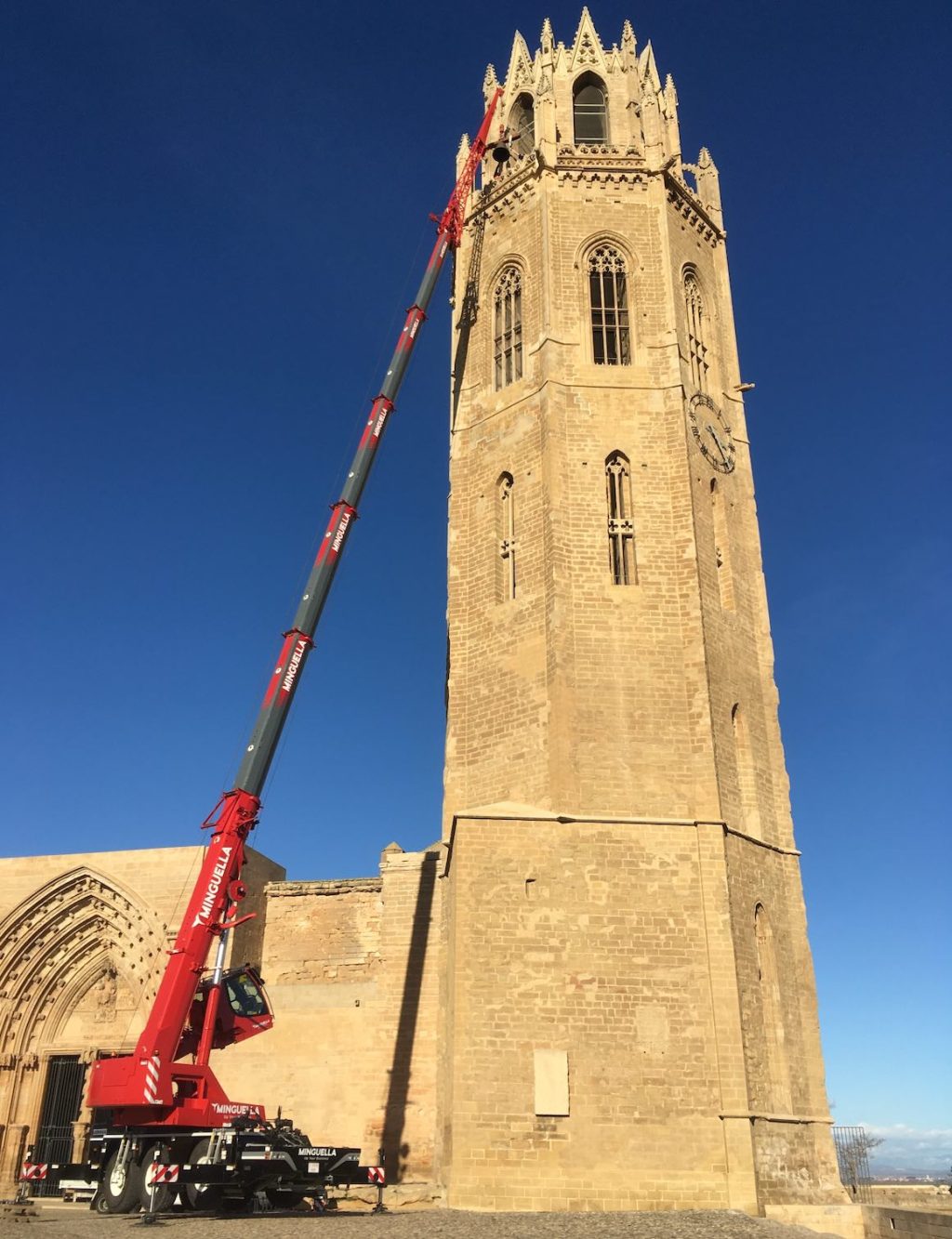 noticias maquinaria grúa compacta Liebherr LTC 1050-3.1 de Grúas Minguella