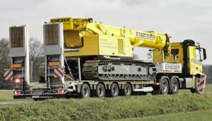 noticias maquinaria Grúa telescópica sobre orugas Liebherr LTR 1060 en parques solares