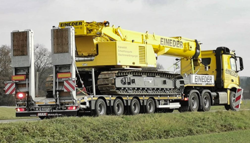 noticias maquinaria Grúa telescópica sobre orugas Liebherr LTR 1060 en parques solares