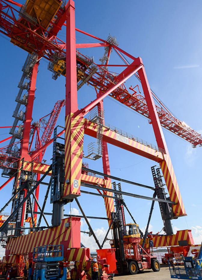 noticias maquinaria Liebherr completa la elevación del STS
