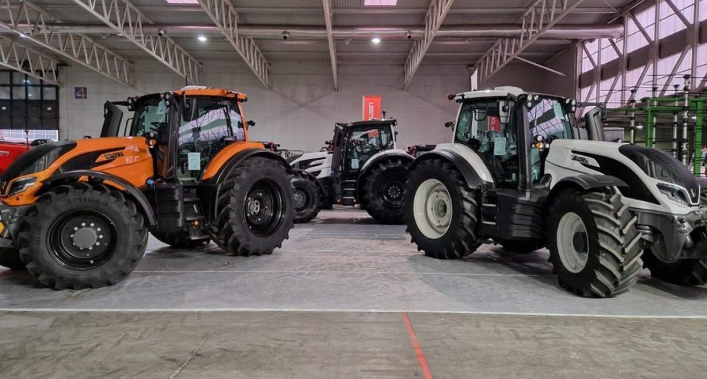 noticias maquinaria Valtra en Agraria con sus tractores de la Serie Q