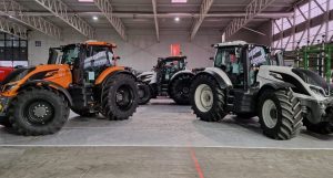 noticias maquinaria Valtra en Agraria con sus tractores de la Serie Q