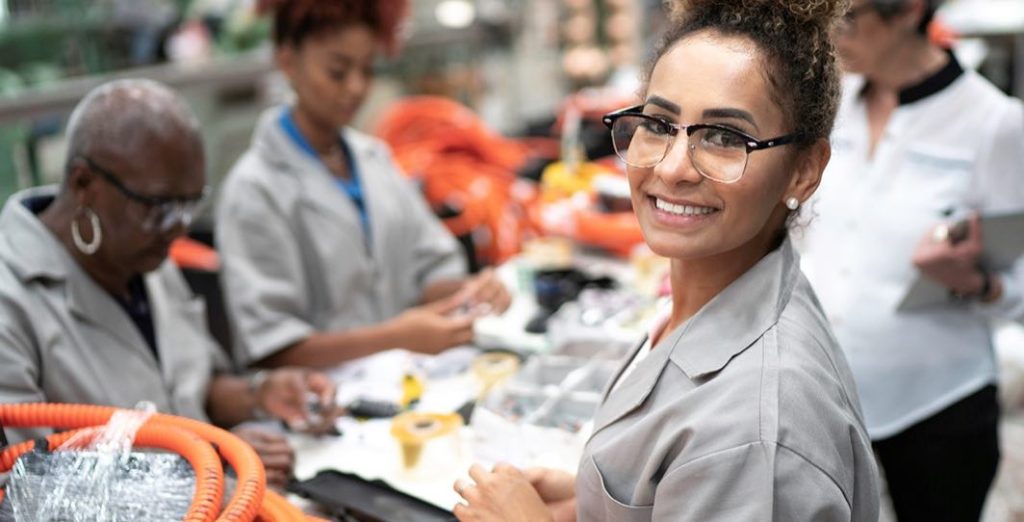 noticias maquinaria CNH Industrial formacion mujeres en Brasil