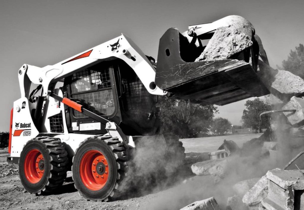 noticias maquinaria Doosan Bobcat dona equipos para Turquía