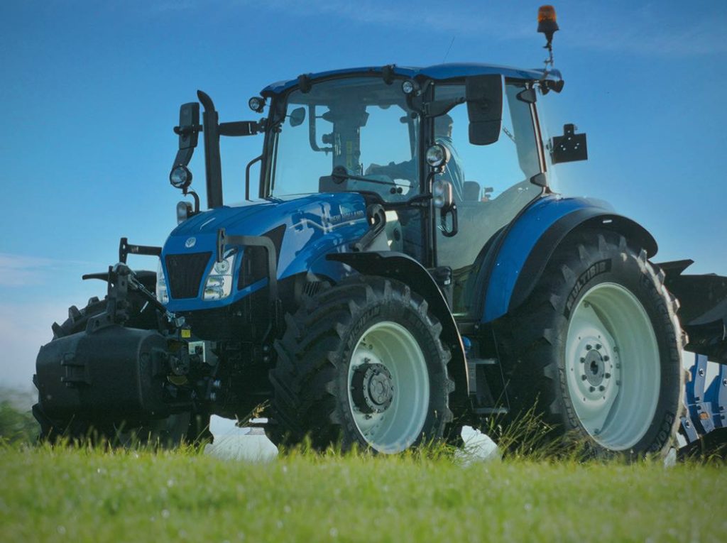 noticias maquinaria nuevo tractor de New Holland T5 POWERSHUTTLE
