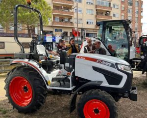 noticias maquinaria Bobcat ha presentado por primera vez España su nuevo tractor compacto CT2025