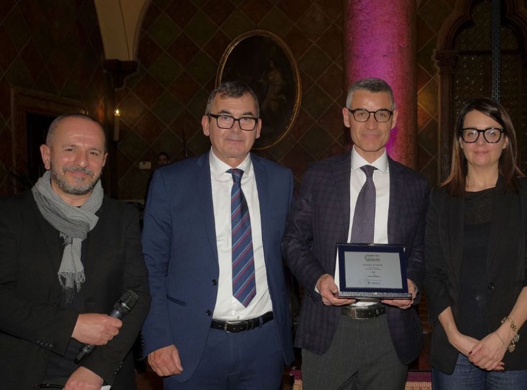 noticias maquinaria Doosan 14W EREV gana el premio SaMoTer