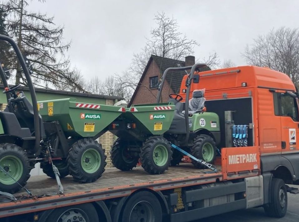noticias maquinaria Los dumpers de AUSA en los parques infantiles en Hamburgo