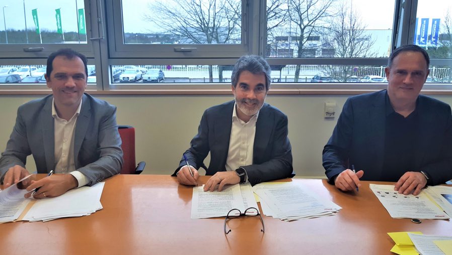 noticias maquinaria Manitou Group elige la cartera de Siemens Xcelerator