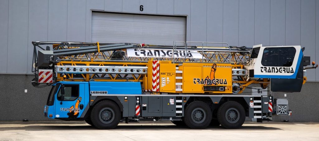 noticias maquinaria Transgrua adquiere la primera grúa Liebherr MK en Portugal