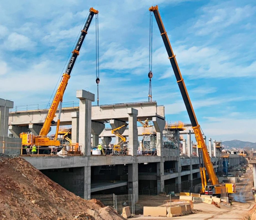 noticias maquinaria grúas Liebherr LTM 1350-6.1 y LTM 1400-7.1 de Grúas del Vallés