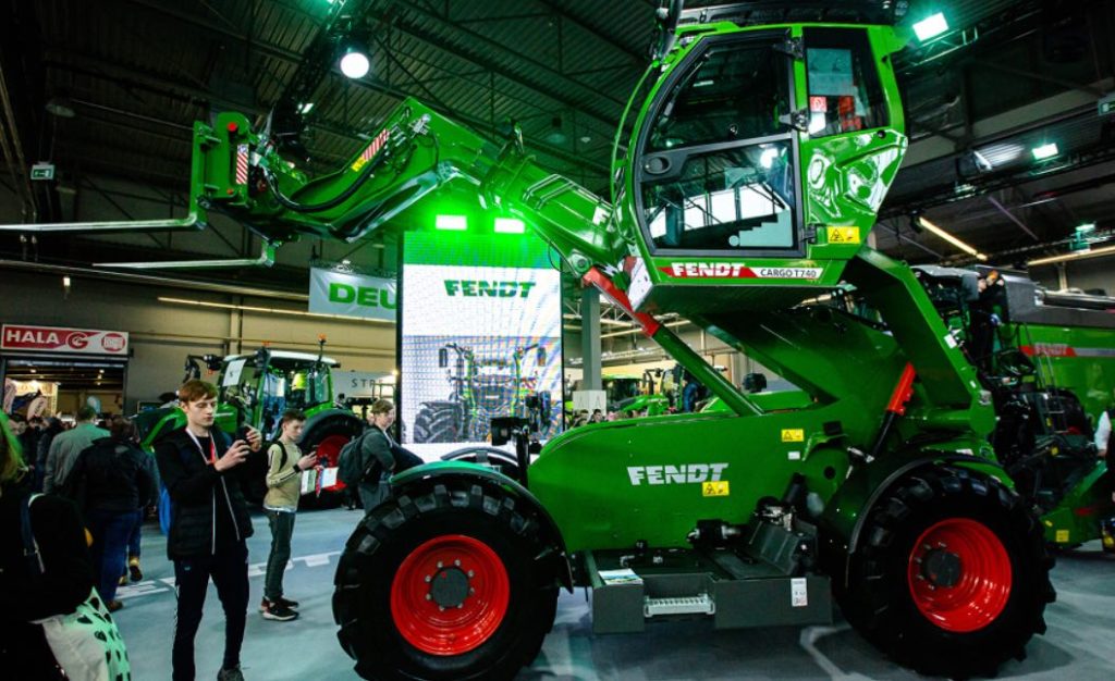 noticias maquinaria manipulador telescópico Fendt Cargo T74 Agrotech Kielce