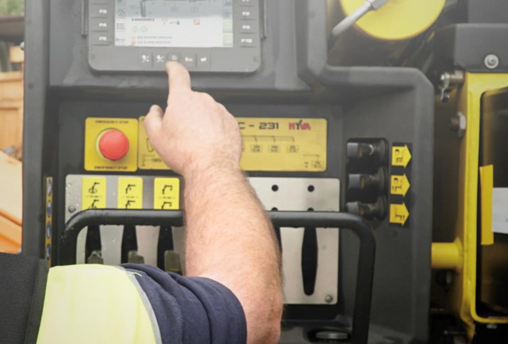 noticias maquinaria nueva plataforma electrónica para grúas Hyva