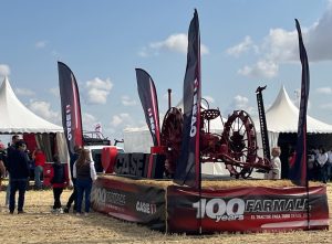 noticias maquinaria Case IH celebra los 100 años del emblemático Farmall en Demoagro