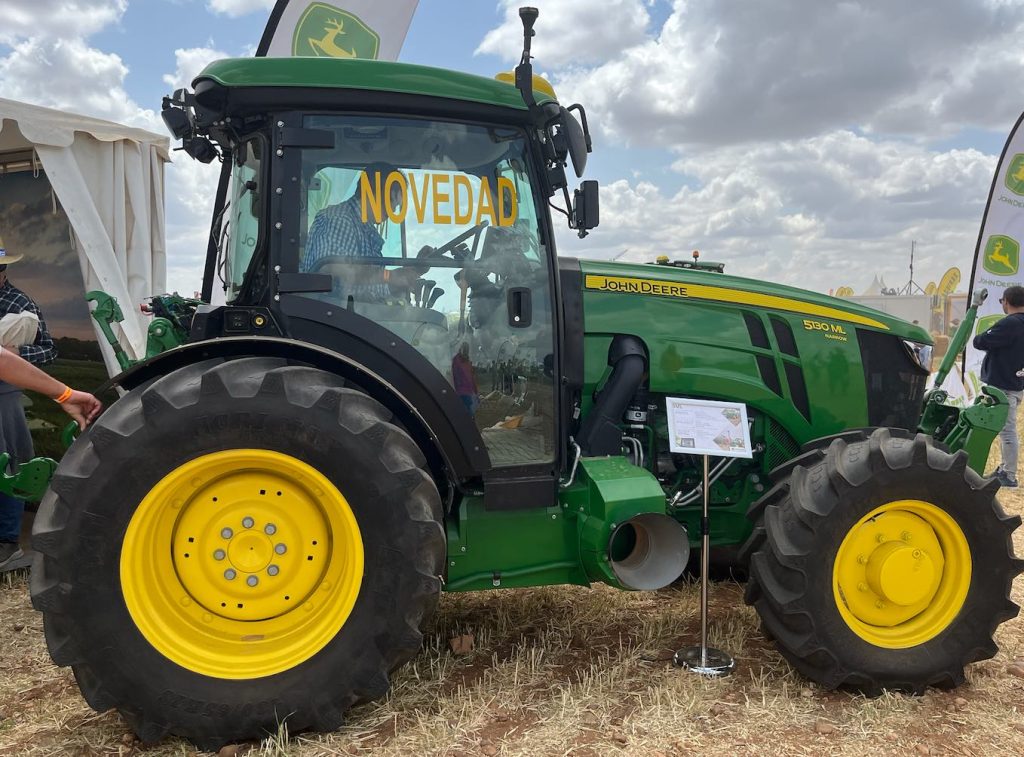 noticias maquinaria El tractor insignia 5130ML de John Deere en Demoagro 2023