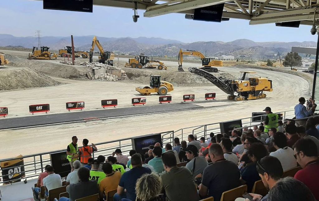 noticias maquinaria Finanzauto celebra los Paving Days de Caterpillar con clientes