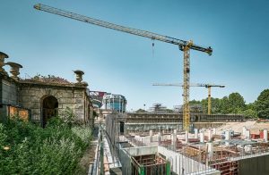 noticias maquinaria Grúas Liebherr en el balneario termal neutro en Milán