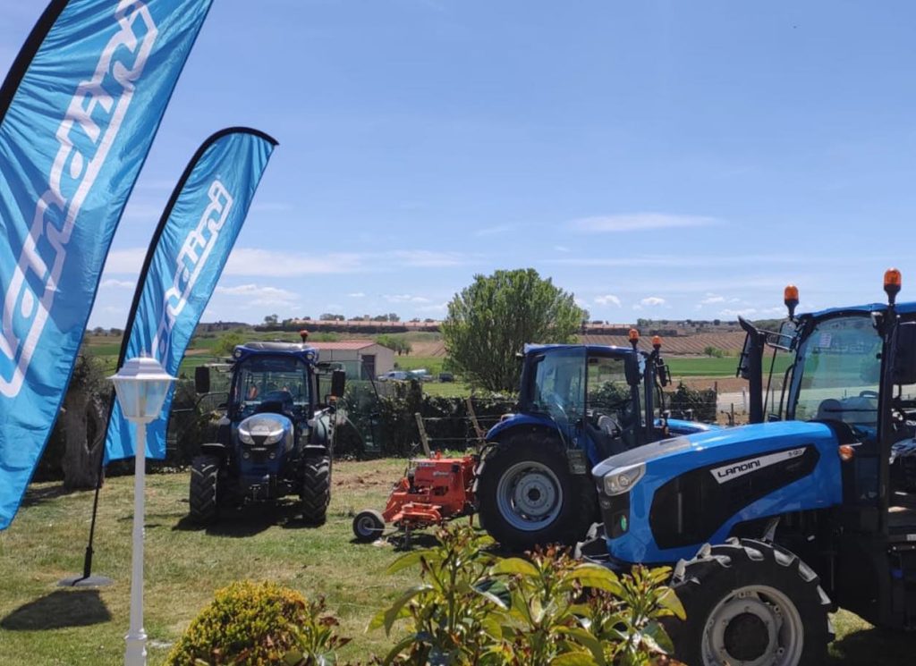 noticias maquinaria Landini presente en la VIII Jornada del vino y la uva en Aranda de Duero